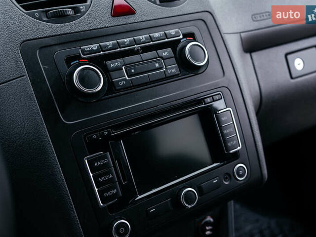 Фиолетовый Фольксваген Кадди, объемом двигателя 1.6 л и пробегом 265 тыс. км за 13500 $, фото 43 на Automoto.ua