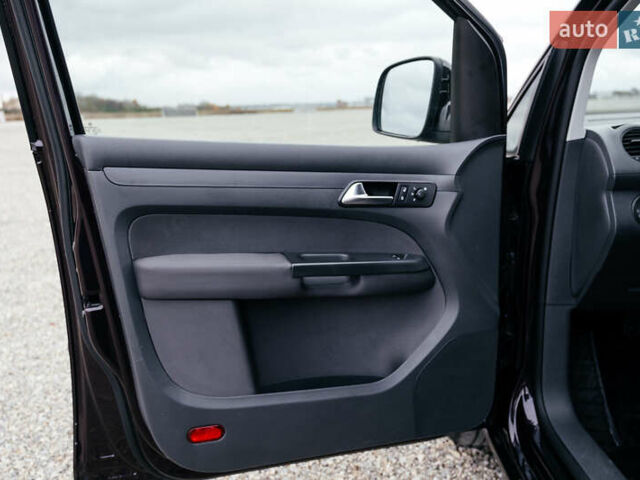 Фиолетовый Фольксваген Кадди, объемом двигателя 1.6 л и пробегом 265 тыс. км за 13500 $, фото 36 на Automoto.ua