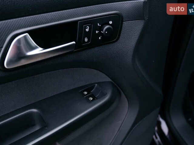 Фиолетовый Фольксваген Кадди, объемом двигателя 1.6 л и пробегом 265 тыс. км за 13500 $, фото 38 на Automoto.ua