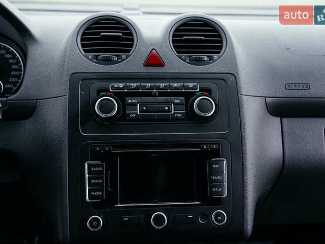 Фиолетовый Фольксваген Кадди, объемом двигателя 1.6 л и пробегом 265 тыс. км за 13500 $, фото 44 на Automoto.ua