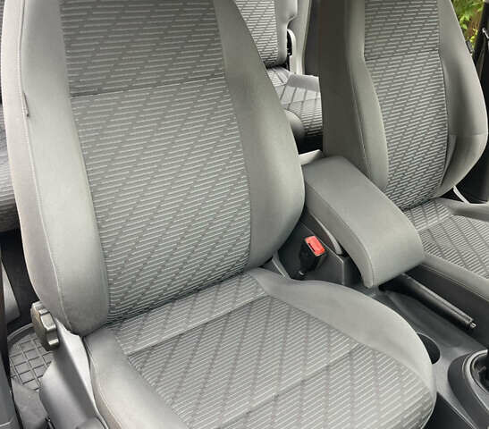 Фиолетовый Фольксваген Кадди, объемом двигателя 1.97 л и пробегом 254 тыс. км за 12800 $, фото 11 на Automoto.ua