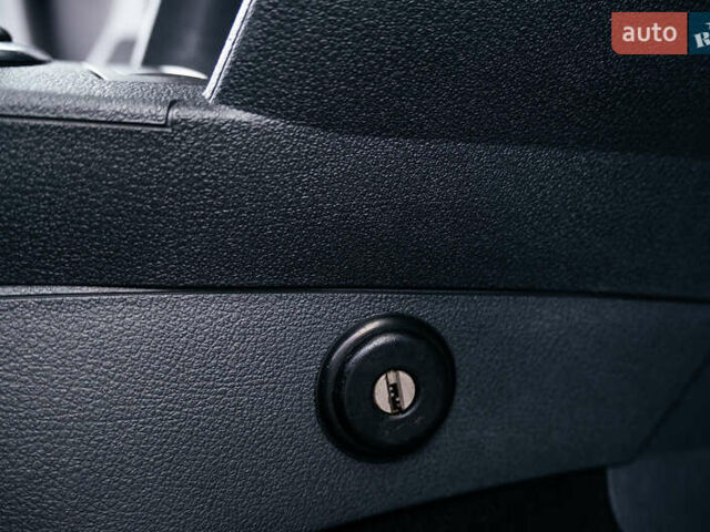 Фиолетовый Фольксваген Кадди, объемом двигателя 1.6 л и пробегом 265 тыс. км за 13500 $, фото 55 на Automoto.ua