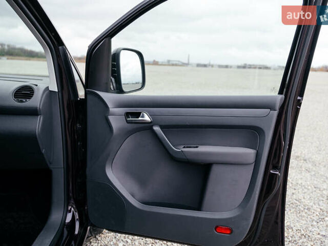 Фиолетовый Фольксваген Кадди, объемом двигателя 1.6 л и пробегом 265 тыс. км за 13500 $, фото 34 на Automoto.ua