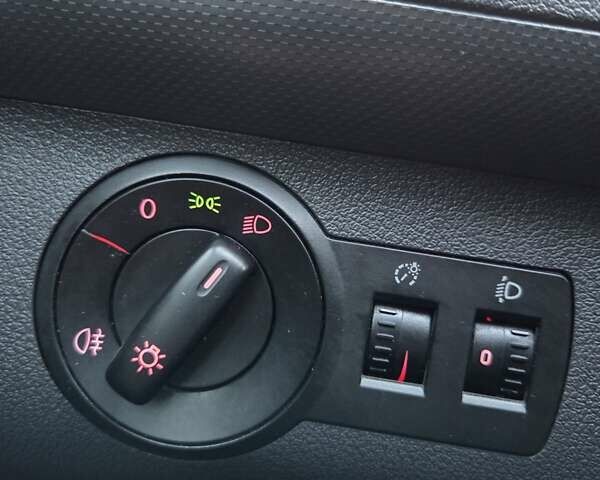 Фиолетовый Фольксваген Кадди, объемом двигателя 1.6 л и пробегом 207 тыс. км за 11300 $, фото 21 на Automoto.ua