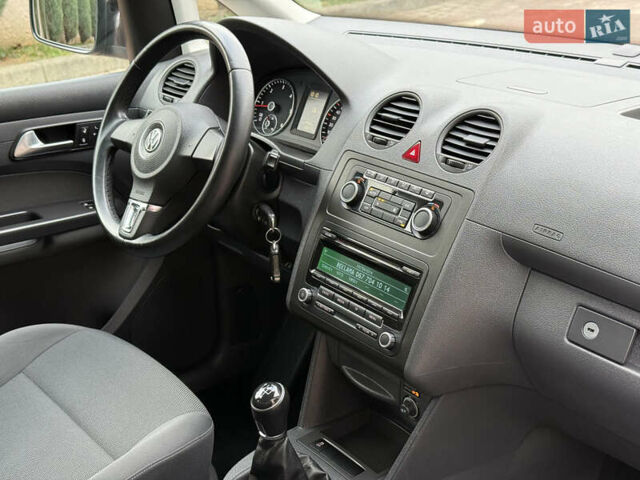 Фиолетовый Фольксваген Кадди, объемом двигателя 1.6 л и пробегом 265 тыс. км за 11499 $, фото 83 на Automoto.ua