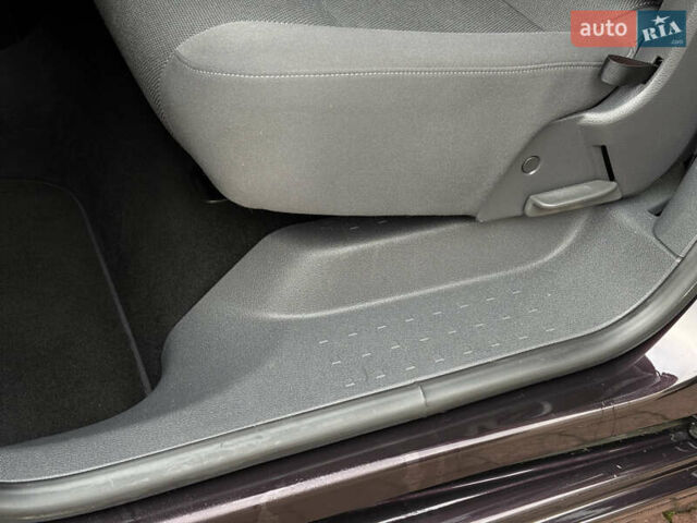 Фиолетовый Фольксваген Кадди, объемом двигателя 1.6 л и пробегом 265 тыс. км за 11499 $, фото 67 на Automoto.ua