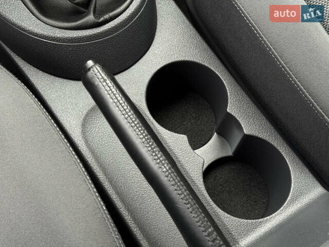 Фиолетовый Фольксваген Кадди, объемом двигателя 1.6 л и пробегом 265 тыс. км за 11499 $, фото 62 на Automoto.ua