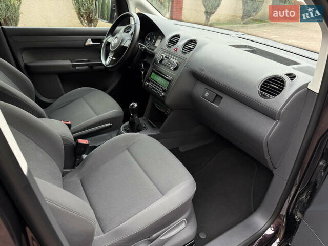 Фиолетовый Фольксваген Кадди, объемом двигателя 1.6 л и пробегом 265 тыс. км за 11499 $, фото 77 на Automoto.ua