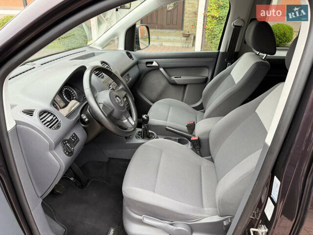 Фиолетовый Фольксваген Кадди, объемом двигателя 1.6 л и пробегом 265 тыс. км за 11499 $, фото 39 на Automoto.ua