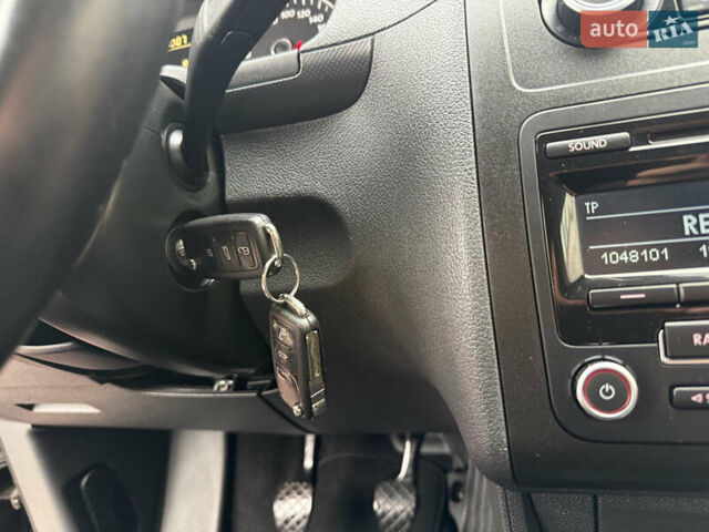 Фиолетовый Фольксваген Кадди, объемом двигателя 1.6 л и пробегом 268 тыс. км за 11250 $, фото 52 на Automoto.ua