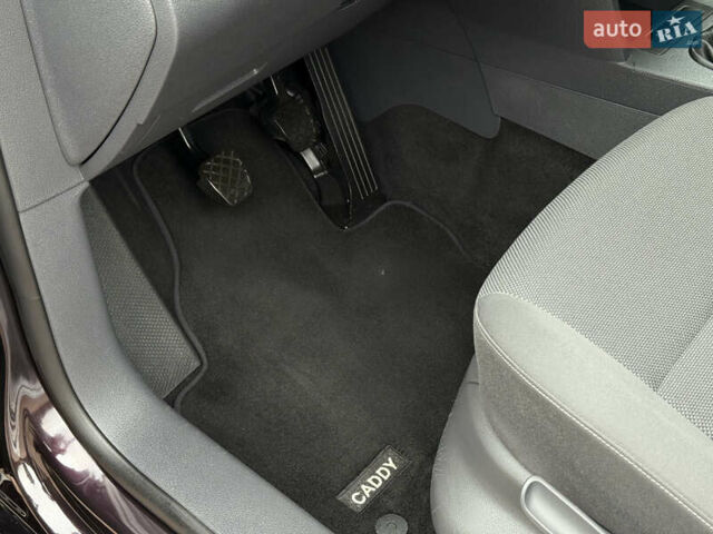 Фиолетовый Фольксваген Кадди, объемом двигателя 1.6 л и пробегом 265 тыс. км за 11499 $, фото 43 на Automoto.ua