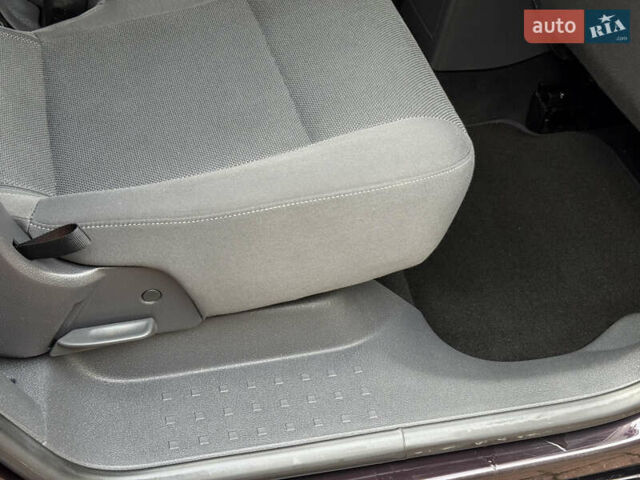 Фиолетовый Фольксваген Кадди, объемом двигателя 1.6 л и пробегом 265 тыс. км за 11499 $, фото 72 на Automoto.ua