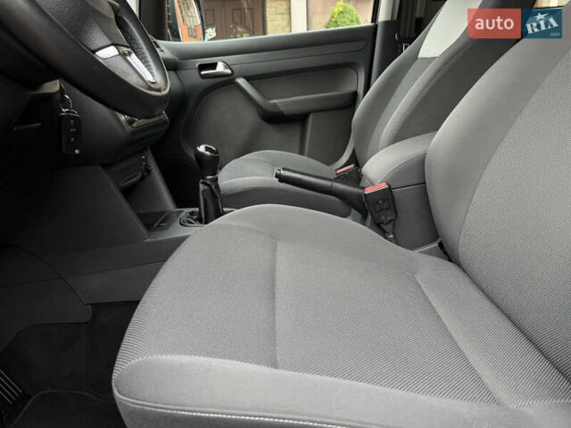 Фиолетовый Фольксваген Кадди, объемом двигателя 1.6 л и пробегом 265 тыс. км за 11499 $, фото 44 на Automoto.ua