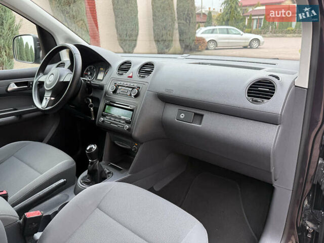 Фиолетовый Фольксваген Кадди, объемом двигателя 1.6 л и пробегом 265 тыс. км за 11499 $, фото 82 на Automoto.ua