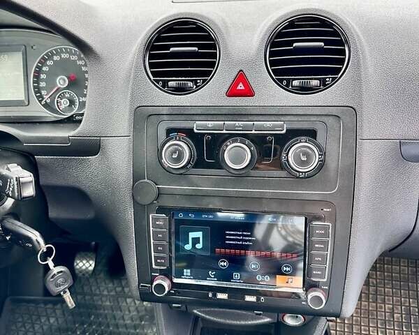 Фиолетовый Фольксваген Кадди, объемом двигателя 1.6 л и пробегом 186 тыс. км за 12000 $, фото 6 на Automoto.ua
