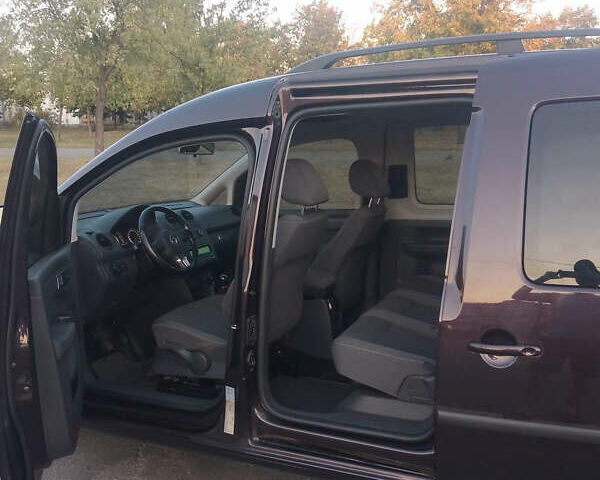 Фиолетовый Фольксваген Кадди, объемом двигателя 1.6 л и пробегом 218 тыс. км за 11800 $, фото 2 на Automoto.ua