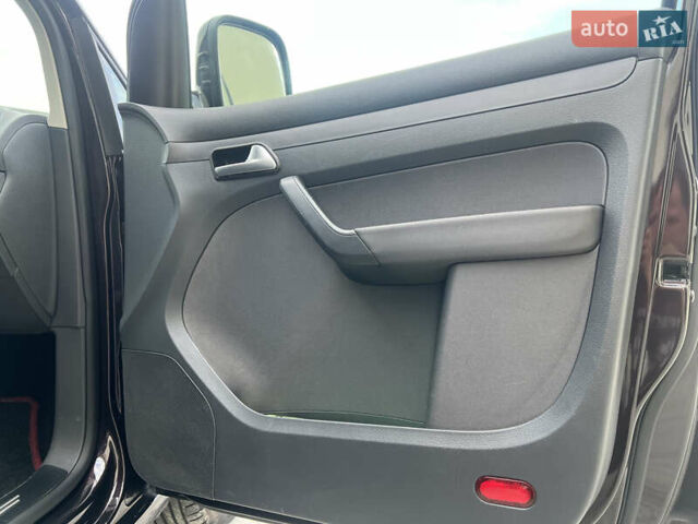 Коричневый Фольксваген Кадди, объемом двигателя 1.6 л и пробегом 203 тыс. км за 12450 $, фото 11 на Automoto.ua