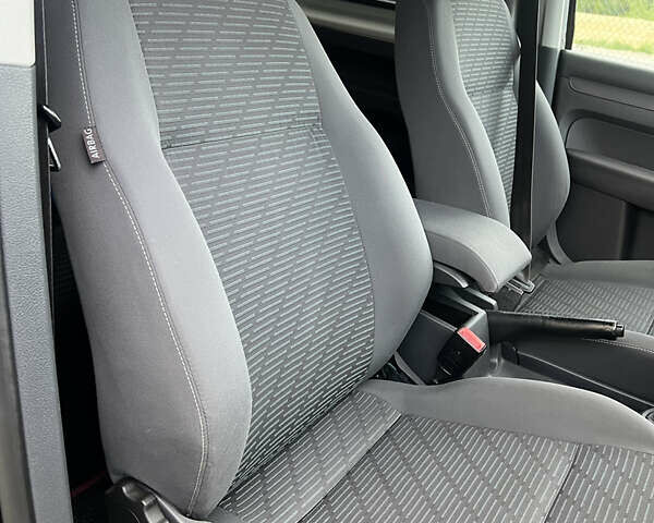 Коричневый Фольксваген Кадди, объемом двигателя 1.6 л и пробегом 203 тыс. км за 12450 $, фото 12 на Automoto.ua