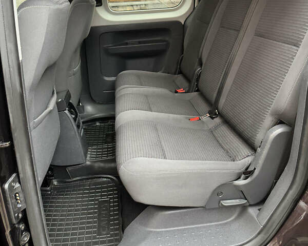 Коричневый Фольксваген Кадди, объемом двигателя 1.6 л и пробегом 231 тыс. км за 10200 $, фото 15 на Automoto.ua