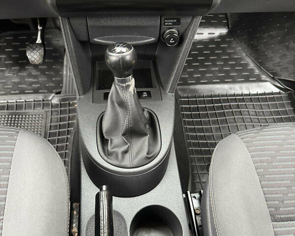 Коричневый Фольксваген Кадди, объемом двигателя 1.6 л и пробегом 231 тыс. км за 10200 $, фото 24 на Automoto.ua