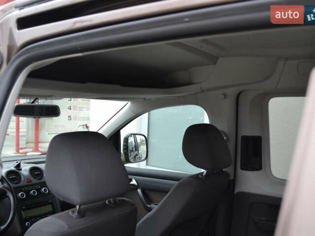 Коричневый Фольксваген Кадди, объемом двигателя 1.6 л и пробегом 225 тыс. км за 12500 $, фото 19 на Automoto.ua