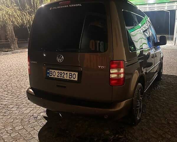 Коричневый Фольксваген Кадди, объемом двигателя 1.6 л и пробегом 240 тыс. км за 12000 $, фото 3 на Automoto.ua