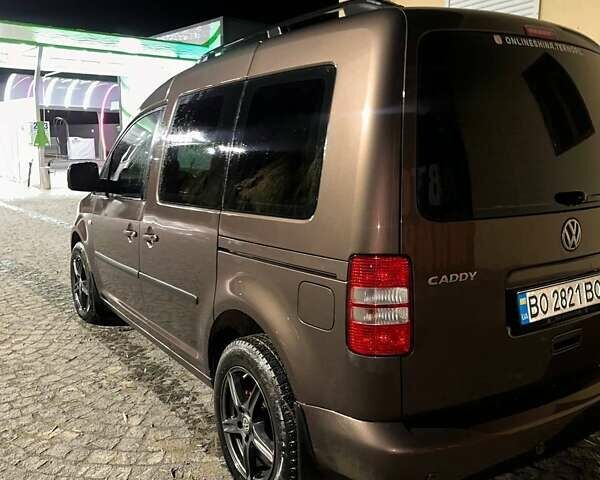 Коричневый Фольксваген Кадди, объемом двигателя 1.6 л и пробегом 240 тыс. км за 12000 $, фото 4 на Automoto.ua