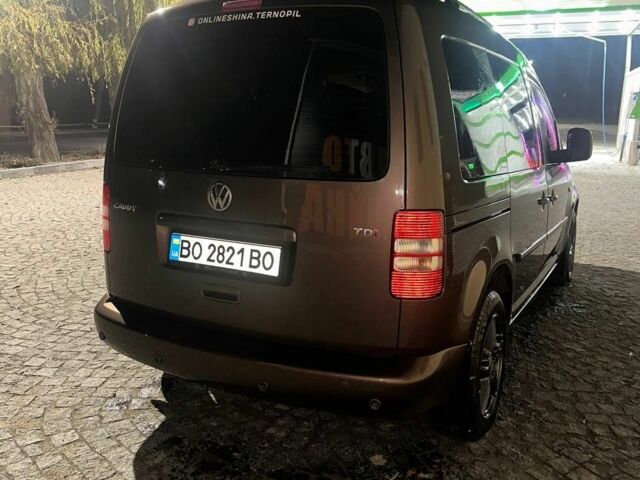 Коричневий Фольксваген Кадді, об'ємом двигуна 1.6 л та пробігом 244 тис. км за 11500 $, фото 7 на Automoto.ua