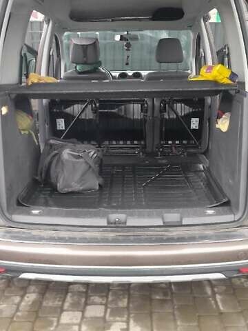 Коричневый Фольксваген Кадди, объемом двигателя 1.6 л и пробегом 269 тыс. км за 12900 $, фото 16 на Automoto.ua