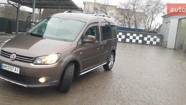 Коричневый Фольксваген Кадди, объемом двигателя 1.6 л и пробегом 269 тыс. км за 12900 $, фото 2 на Automoto.ua
