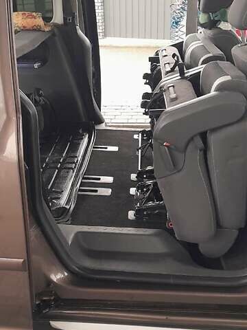 Коричневый Фольксваген Кадди, объемом двигателя 1.6 л и пробегом 269 тыс. км за 12900 $, фото 15 на Automoto.ua