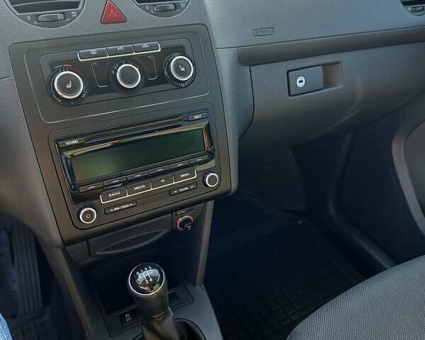 Коричневый Фольксваген Кадди, объемом двигателя 1.6 л и пробегом 287 тыс. км за 11200 $, фото 3 на Automoto.ua