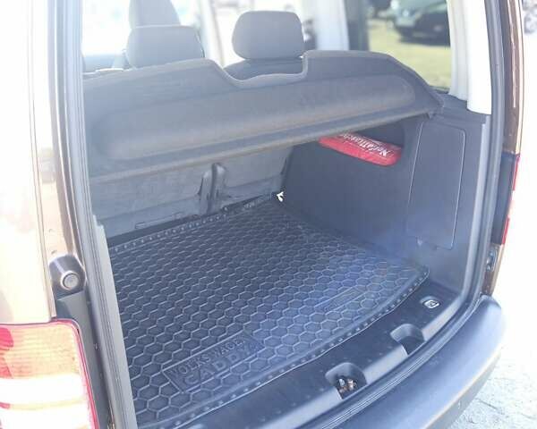 Коричневый Фольксваген Кадди, объемом двигателя 1.6 л и пробегом 287 тыс. км за 11200 $, фото 23 на Automoto.ua