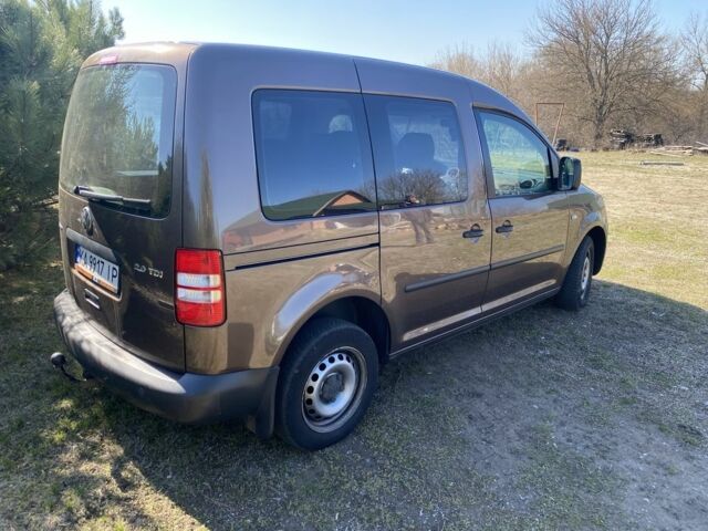 Фольксваген Кадди 2011 в Александрие на Automoto.ua Коричневый Фольксваген Кадди, объемом двигателя 2 л и пробегом 351 тыс. км за 8000 $, фото 1 на Automoto.ua