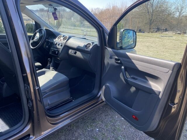 Фольксваген Кадди 2011 в Александрие на Automoto.ua Коричневый Фольксваген Кадди, объемом двигателя 2 л и пробегом 351 тыс. км за 8000 $, фото 5 на Automoto.ua