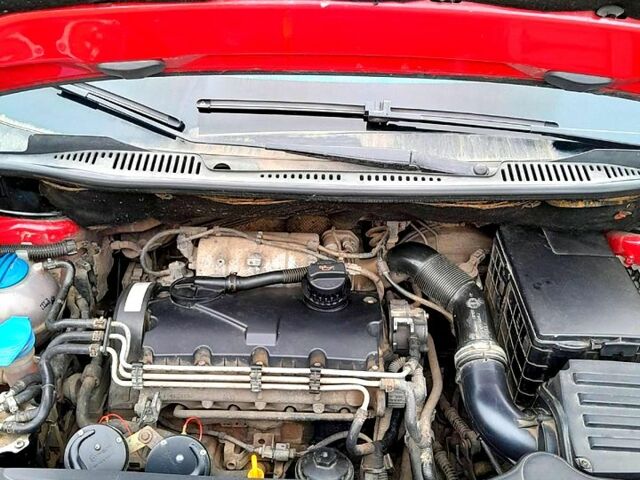 Красный Фольксваген Кадди, объемом двигателя 2 л и пробегом 379 тыс. км за 4500 $, фото 6 на Automoto.ua