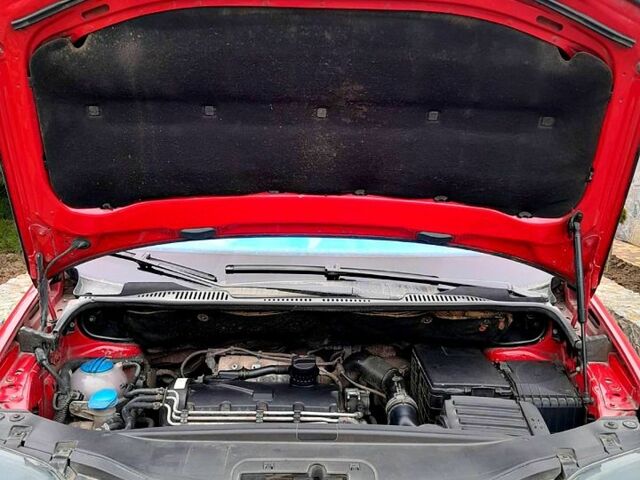 Красный Фольксваген Кадди, объемом двигателя 2 л и пробегом 379 тыс. км за 4500 $, фото 5 на Automoto.ua