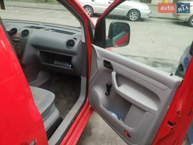 Красный Фольксваген Кадди, объемом двигателя 1.6 л и пробегом 80 тыс. км за 7000 $, фото 18 на Automoto.ua