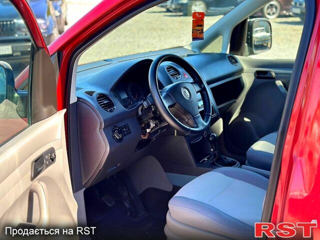 Красный Фольксваген Кадди, объемом двигателя 1.9 л и пробегом 290 тыс. км за 4799 $, фото 2 на Automoto.ua