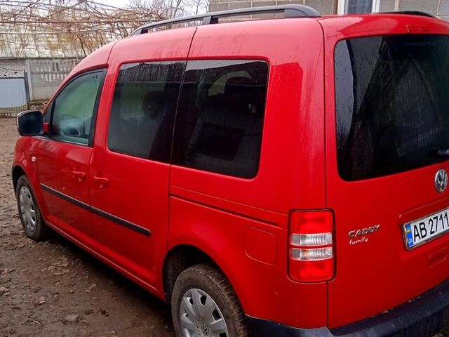 Красный Фольксваген Кадди, объемом двигателя 1.6 л и пробегом 172 тыс. км за 10500 $, фото 3 на Automoto.ua
