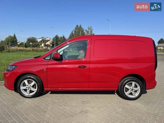 Красный Фольксваген Кадди, объемом двигателя 1.97 л и пробегом 140 тыс. км за 15999 $, фото 1 на Automoto.ua