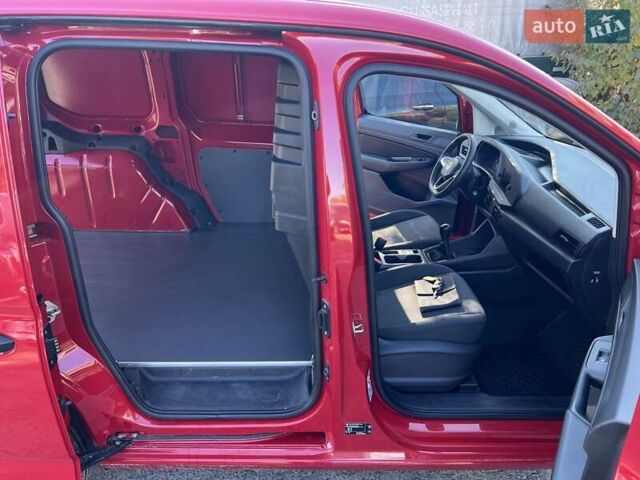 Красный Фольксваген Кадди, объемом двигателя 1.97 л и пробегом 140 тыс. км за 15999 $, фото 12 на Automoto.ua