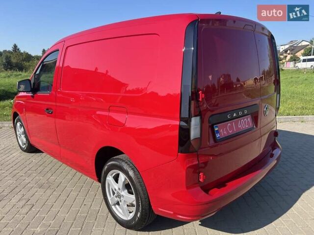 Красный Фольксваген Кадди, объемом двигателя 1.97 л и пробегом 140 тыс. км за 15999 $, фото 2 на Automoto.ua