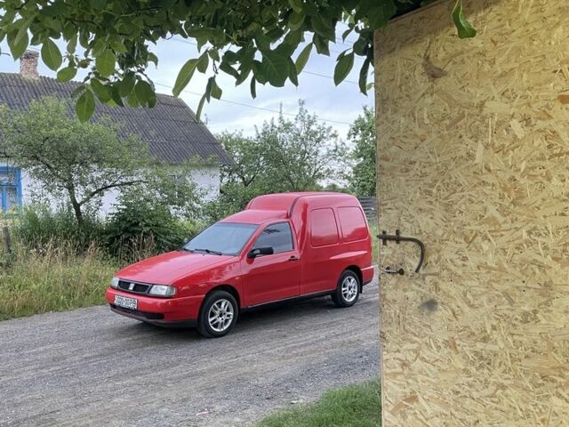 Красный Фольксваген Кадди, объемом двигателя 1.6 л и пробегом 300 тыс. км за 1850 $, фото 18 на Automoto.ua