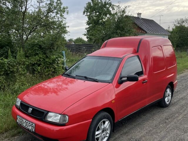 Красный Фольксваген Кадди, объемом двигателя 1.6 л и пробегом 300 тыс. км за 1850 $, фото 5 на Automoto.ua