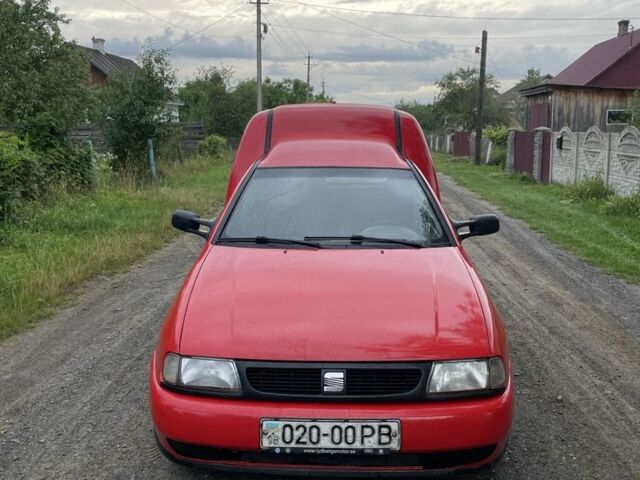 Красный Фольксваген Кадди, объемом двигателя 1.6 л и пробегом 300 тыс. км за 1850 $, фото 9 на Automoto.ua