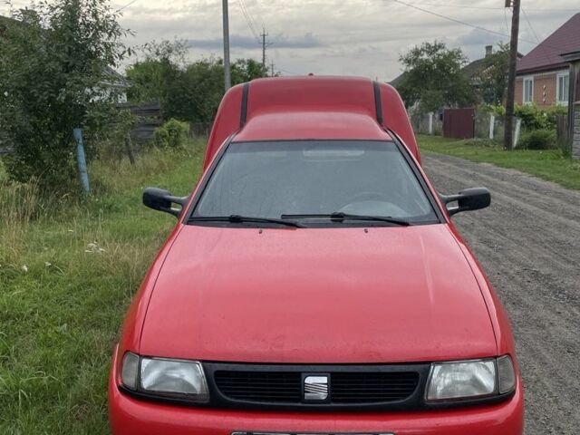 Красный Фольксваген Кадди, объемом двигателя 1.6 л и пробегом 300 тыс. км за 1850 $, фото 3 на Automoto.ua