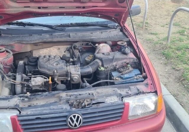 Красный Фольксваген Кадди, объемом двигателя 0 л и пробегом 200 тыс. км за 2000 $, фото 6 на Automoto.ua