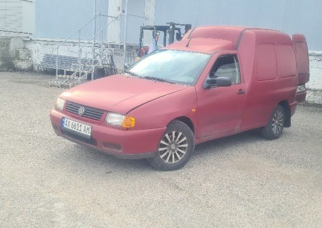 Красный Фольксваген Кадди, объемом двигателя 1.9 л и пробегом 200 тыс. км за 2000 $, фото 3 на Automoto.ua