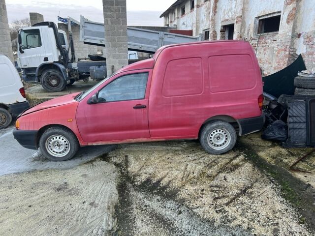 Красный Фольксваген Кадди, объемом двигателя 1.4 л и пробегом 400 тыс. км за 1583 $, фото 2 на Automoto.ua